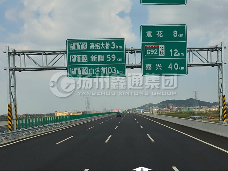 LMJ-029，桁架式標(biāo)志牌龍門架